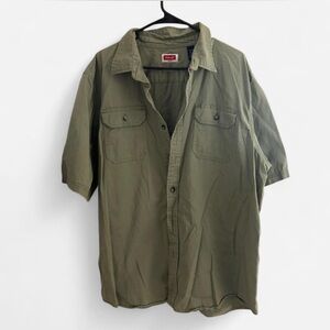 Wrangler Men's Green Button-Down Shirt